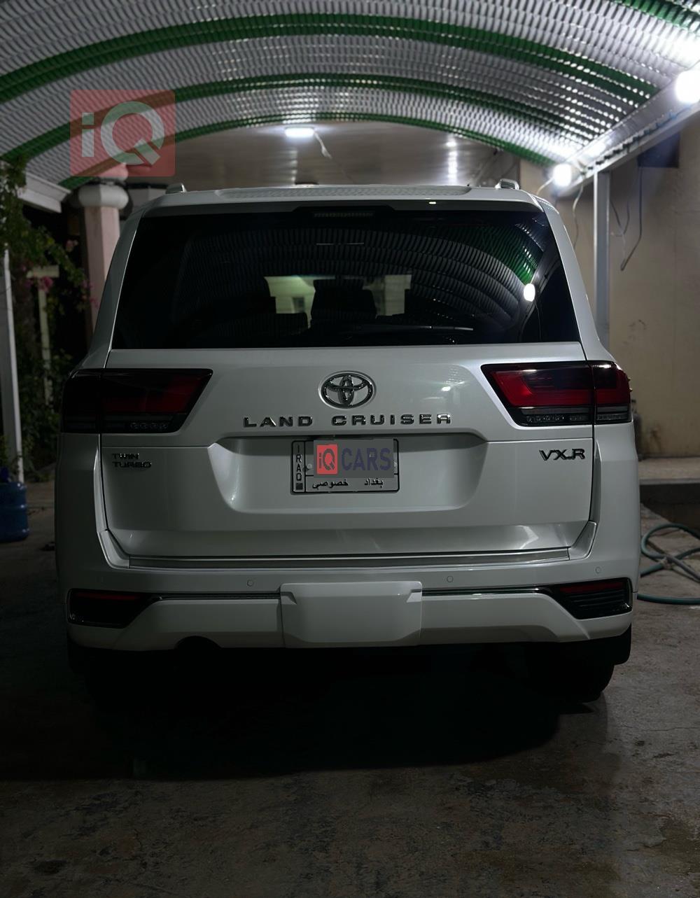 تۆیۆتا لاند کروزەر